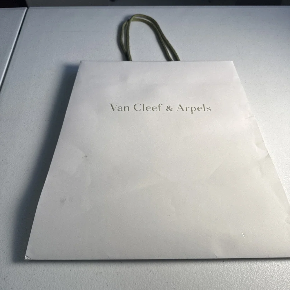 Van Cleef Shopping Bag (1333)